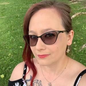 Meet your Posher, Olivia